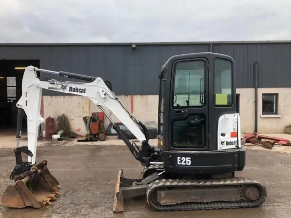 BOBCAT E25-EM