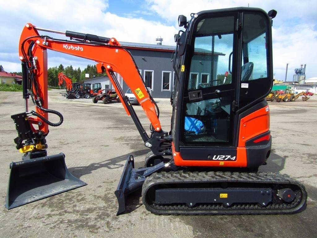 Kubota U27-4